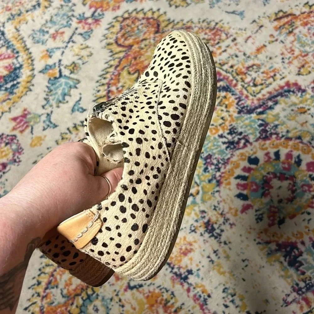 👣Dolce Vita Women’s 9‎ platform hide on leather and linen sneaker